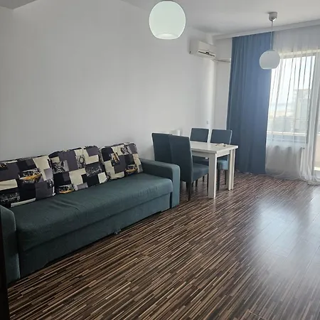 Frontal Sea View Apartman *
